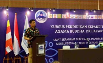 MERAWAT LINGKUNGAN UMAT BUDDHA MENDUKUNG PELAKSANAAN FORMULA-E