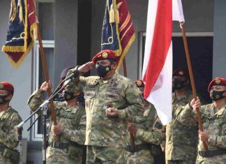 Pangkoarmada I Jadi Warga Kehormatan ‘Manusia Katak’